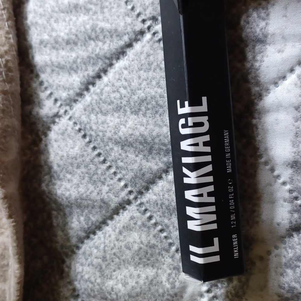 IL makiage inkliner black full size